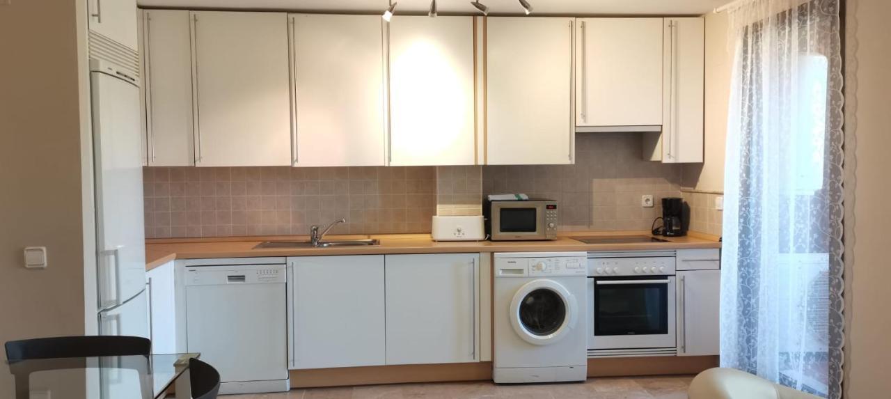 Apartamento Espacioso Muy Tranquilo Con Piscinas Y Jardines Cercano A La Playa エステポナ エクステリア 写真