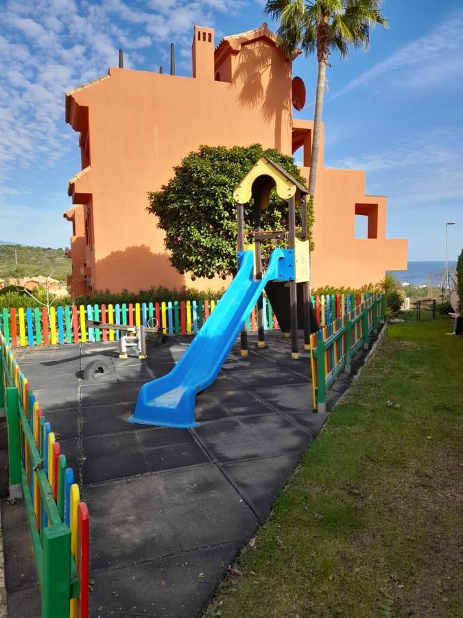 Apartamento Espacioso Muy Tranquilo Con Piscinas Y Jardines Cercano A La Playa エステポナ エクステリア 写真
